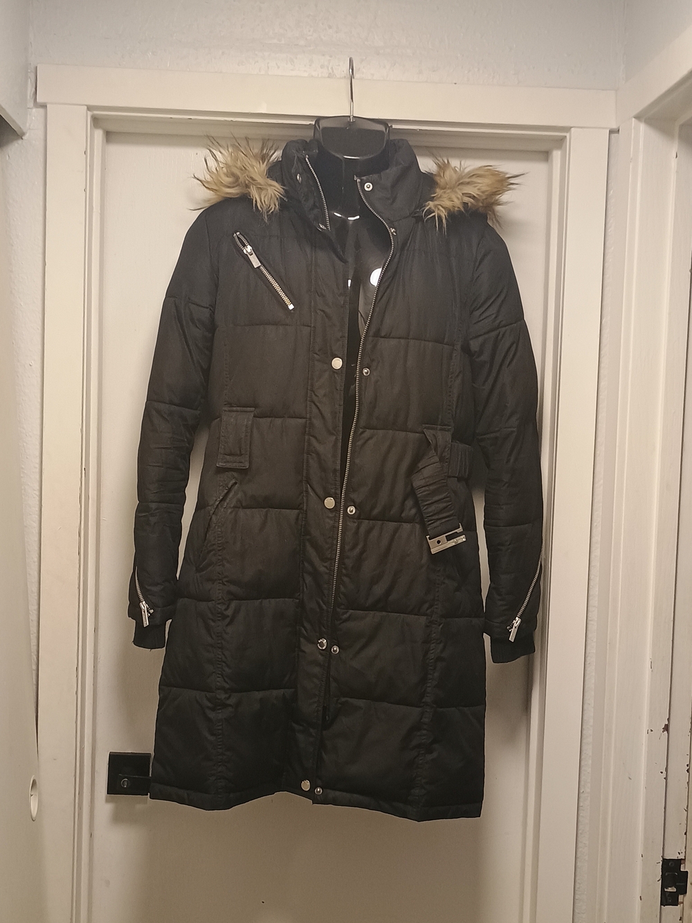 Black Puffer Coat with Faux Fur Trim - Women Medium